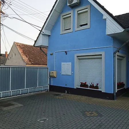 Apartment Ciklamen Apartman Keszthely