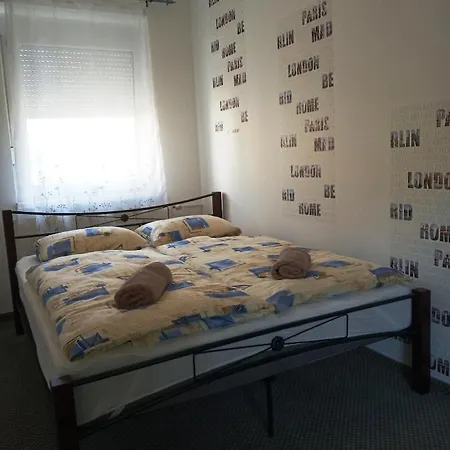 Ciklamen Apartman *